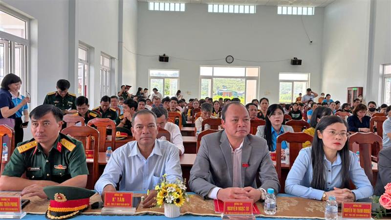 Các thành viên Ban Chỉ đạo 867 huyện Lâm Hà tham dự lễ ra quân