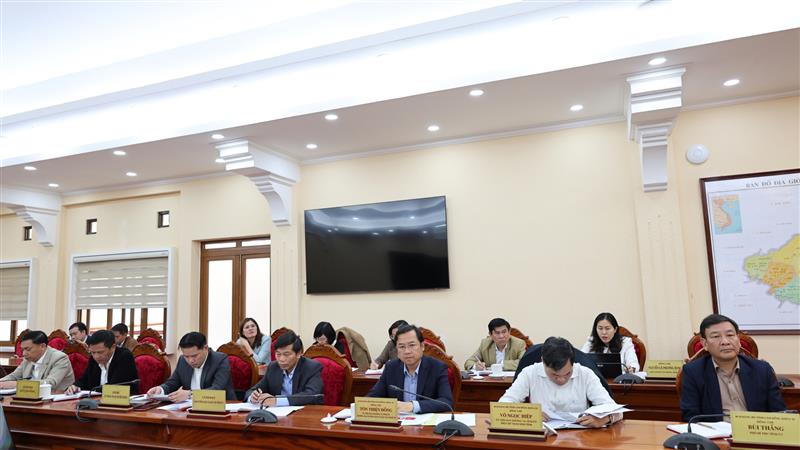 Lãnh đạo tỉnh Lâm Đồng và các sở, ngành tham dự buổi làm việc