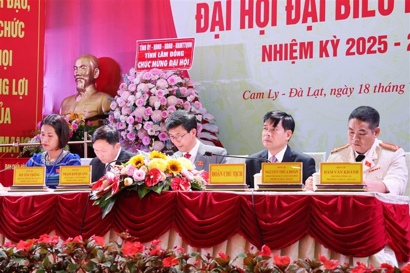 Đoàn Chủ tịch điều hành Đại hội