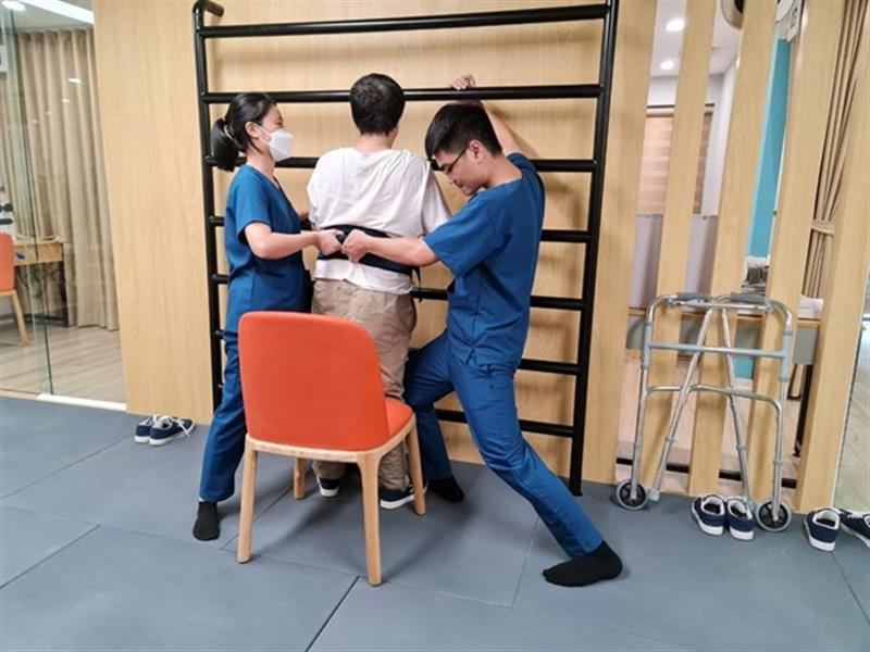 Phương pháp can thiệp sau đột quỵ là rất quan trọng giúp người bệnh trở về cuộc sống bình thường. (Ảnh: PV/Vietnam+)