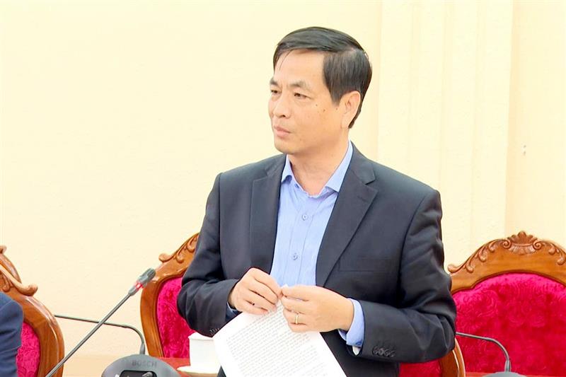 Đồng chí Võ Thanh Bình, Ủy viên Ban thường vụ Tỉnh ủy, Trưởng Ban Tuyên giáo và Dân vận Tỉnh uỷ Lâm Đồng phát biểu ý kiến tại hội nghị. Ảnh Báo Lâm Đồng điện tử.