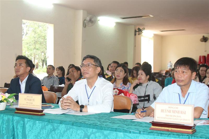 Các đồng chí trong Ban Giám khảo hội thi Báo cáo viên, tuyên truyền viên giỏi tỉnh Lâm Đồng năm 2026