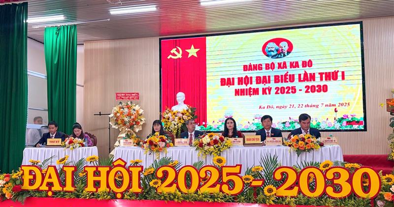 Đoàn Chủ tịch điều hành Đại hội