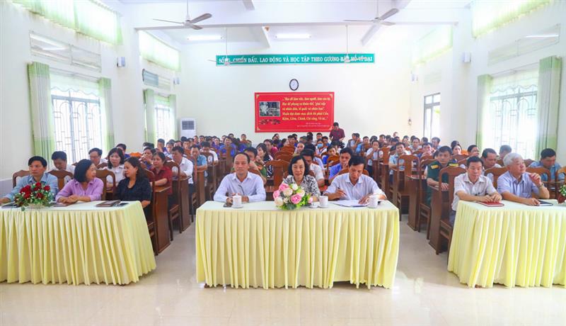Các đại biểu dự hội nghị.