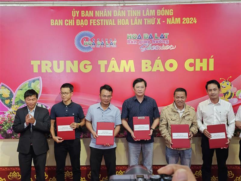 Đại diện các cơ quan báo chí bảo trợ truyền thông cho Festival Hoa Đà Lạt 2024