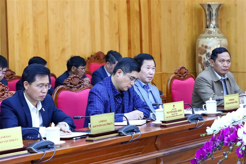 Lãnh đạo HĐND, Ủy ban MTTQ tỉnh và Ban Tuyên giáo Tỉnh uỷ dự hội nghị.