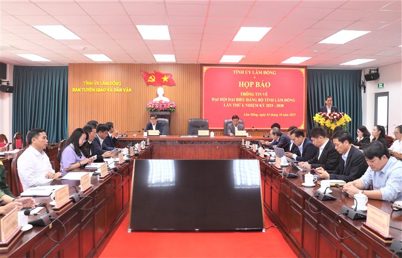 Quang cảnh buổi họp báo thông tin về Đại hội đại biểu Đảng bộ tỉnh Lâm Đồng lần thứ I, nhiệm kỳ 2025-2030.