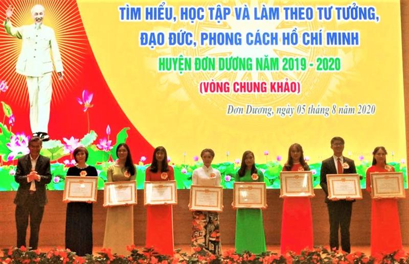 Các thí sinh tham gia hội thi đạt giải