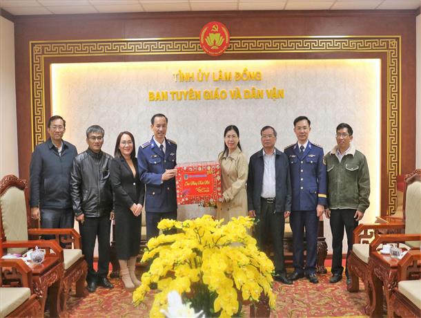 Bộ Tư lệnh Vùng Cảnh sát biển 3 thăm, chúc Tết Bính Ngọ năm 2026 Ban Tuyên giáo và Dân vận Tỉnh ủy Lâm Đồng