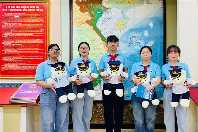 5 thành viên chính thức của Đội thi Lâm Đồng tham gia cuộc thi 5 thành viên chính thức của Đội thi Lâm Đồng tham gia cuộc thi