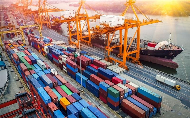 Xuất khẩu là điểm sáng của Việt Nam trong năm 2020.