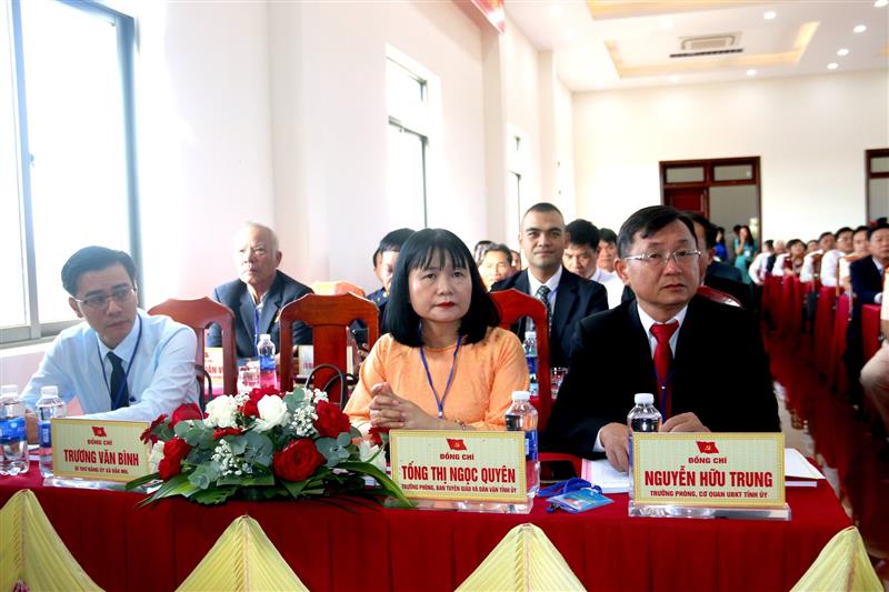 Đại diện các sở, ban, ngành, đơn vị, địa phương tham dự