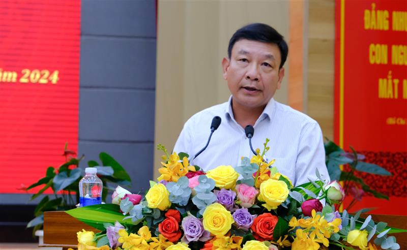Trưởng Ban Tuyên giáo Tỉnh ủy Bùi Thắng trình bày Kế hoạch tổ chức quán triệt, tuyên truyền và phổ biến Chỉ thị.