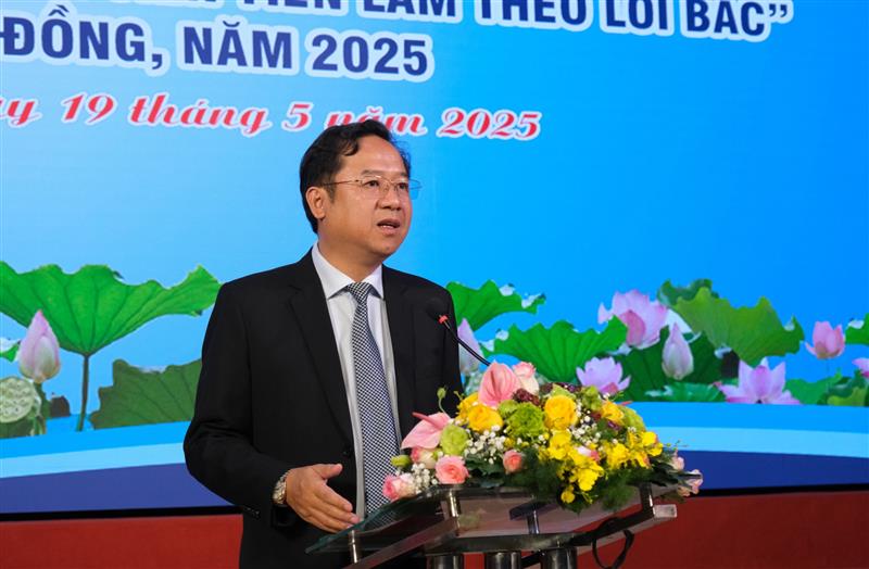 Đồng chí Tôn Thiện Đồng - Ủy viên Ban Thường vụ, Trưởng Ban Tuyên giáo và Dân vận Tỉnh ủy phát biểu tại hội nghị