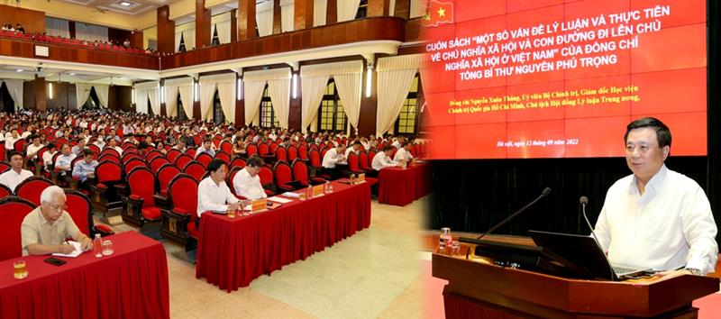 GS,TS Nguyễn Xuân Thắng, Ủy viên Bộ Chính trị, Giám đốc Học viện Chính trị quốc gia Hồ Chí Minh, Chủ tịch Hội đồng Lý luận Trung ương báo cáo tại Hội nghị.