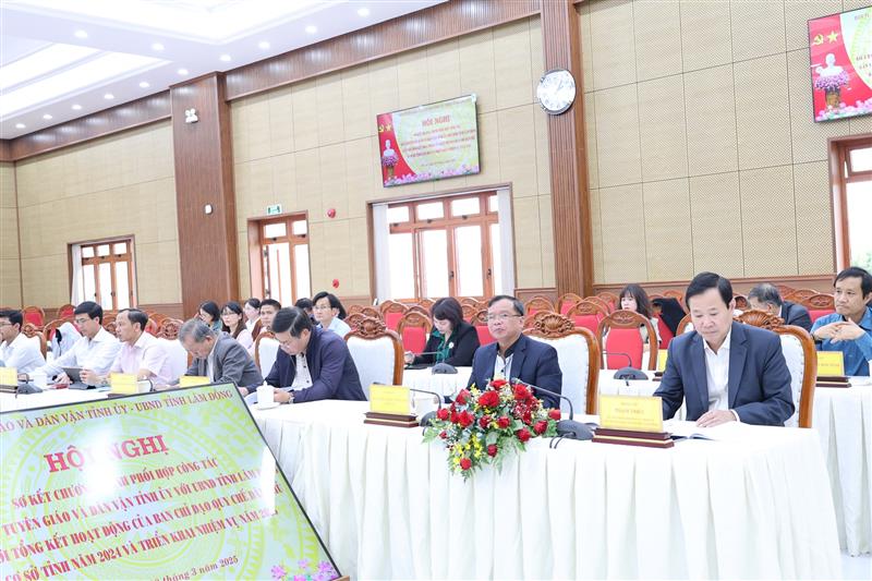Các đại biểu tham dự hội nghị