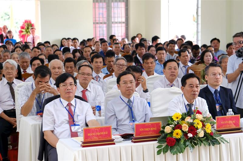 Các đồng chí lãnh đạo tỉnh Lâm Đồng tham dự Đại hội