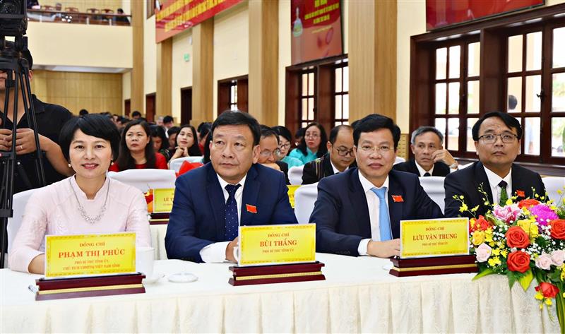 Các đồng chí lãnh đạo Tỉnh uỷ tham dự Hội nghị
