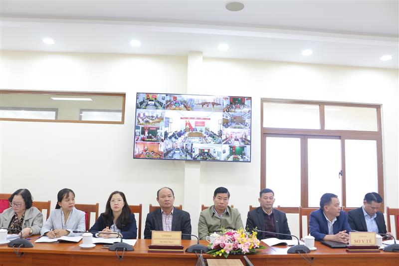 Lãnh đạo các sở, ngành, đoàn thể tham dự hội nghị tại điểm cầu Ban Tuyên giáo Tỉnh ủy.