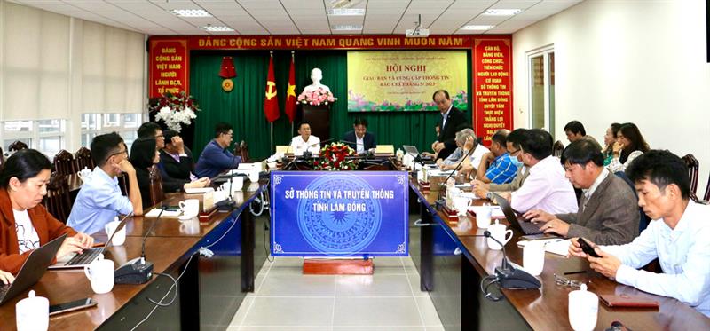 Các đại biểu tham dự hội nghị.