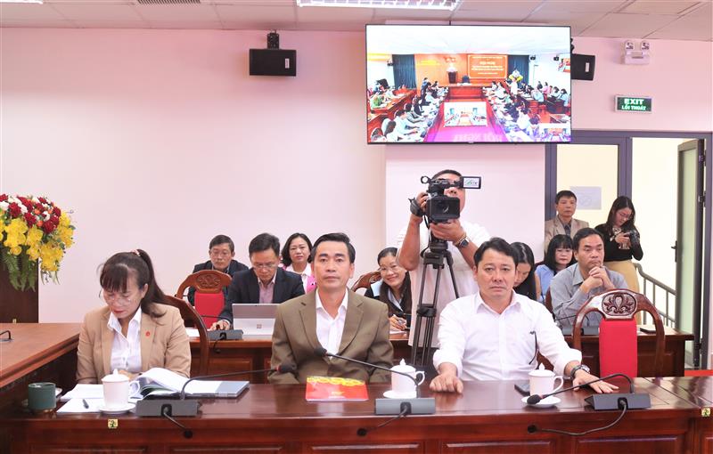 Lãnh đạo Ban Tuyên giáo và Dân vận Tỉnh ủy cùng các đại biểu dự Hội nghị