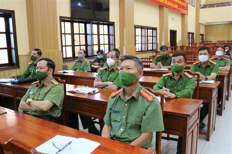 Các đại biểu tham dự hội nghị