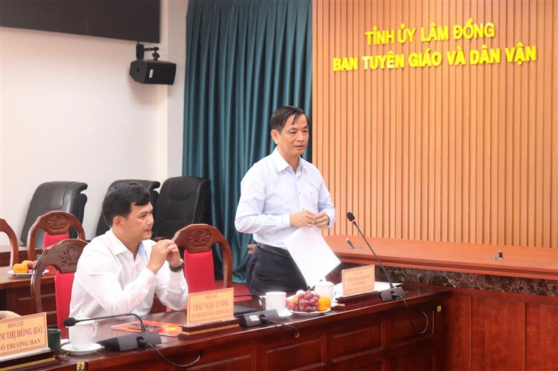 Ủy viên Ban Thường vụ, Trưởng Ban Tuyên giáo và Dân vận Tỉnh ủy Võ Thanh Bình phát biểu ý kiến tại buổi làm việc với Thường trực Tỉnh ủy.