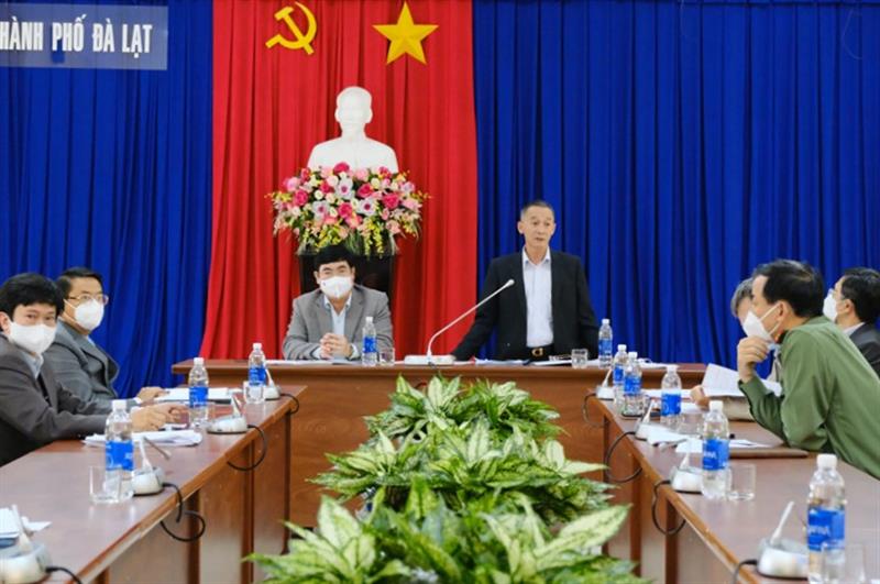 Thường trực Tỉnh ủy họp với Ban Thường vụ Thành ủy Đà Lạt, Ban Chỉ đạo phòng chống dịch Covid-19 TP Đà Lạt về công tác phòng chống dịch trên địa bàn.