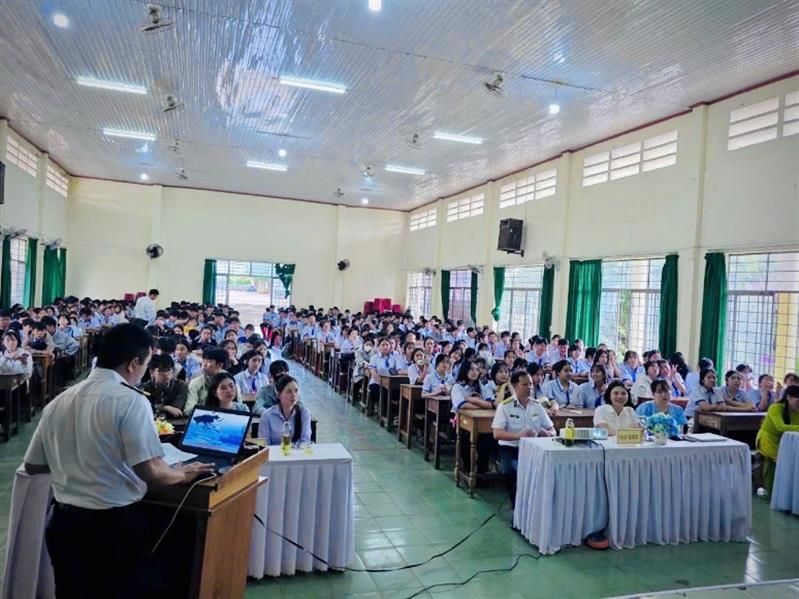 Một số hình ảnh tại Hội nghị tuyên truyền về biển, đảo Việt Nam năm 2025 tại trường THPT Chu Văn An,  phường Bắc Gia Nghĩa