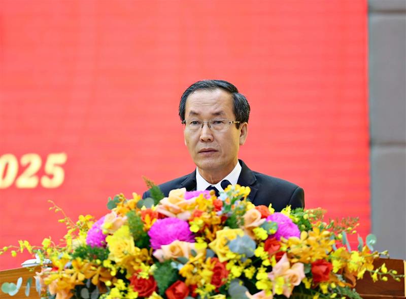 Đồng chí Huỳnh Ngọc Anh, Trưởng Ban Nội chính Tỉnh uỷ thay mặt các cán bộ được bổ nhiệm, điều động phát biểu nhận nhiệm vụ