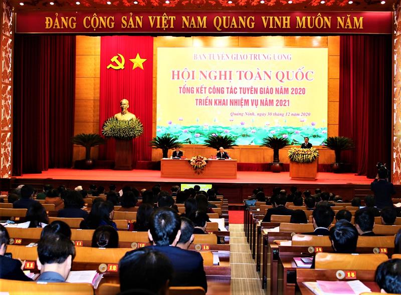 Toàn cảnh Hội nghị.