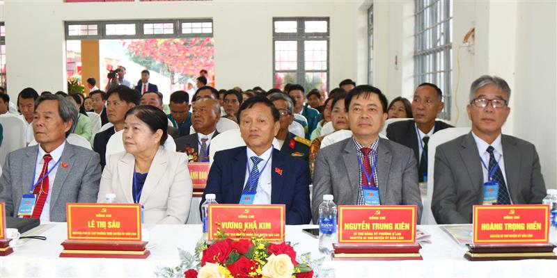 Các đồng chí nguyên lãnh đạo, các địa phương tham dự Đại hội