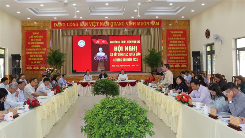 Quang cảnh hội nghị.