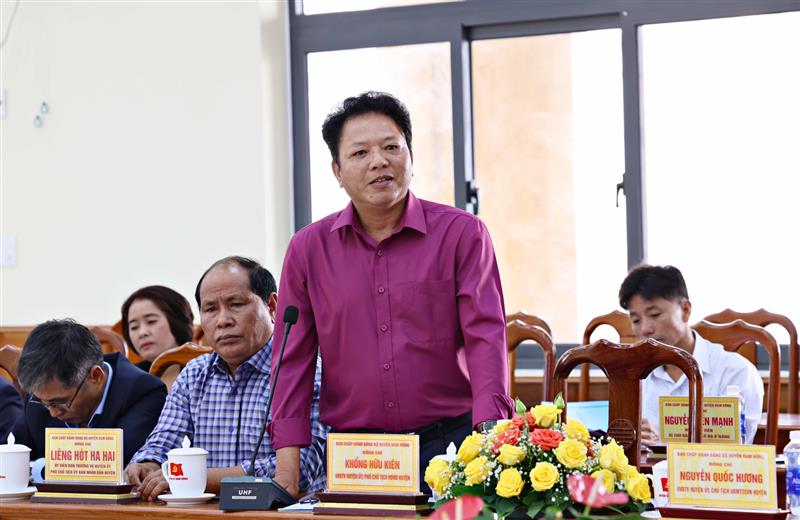Phó Chủ tịch HĐND huyện Đam Rông Khổng Hữu Kiên phát biểu tại buổi làm việc