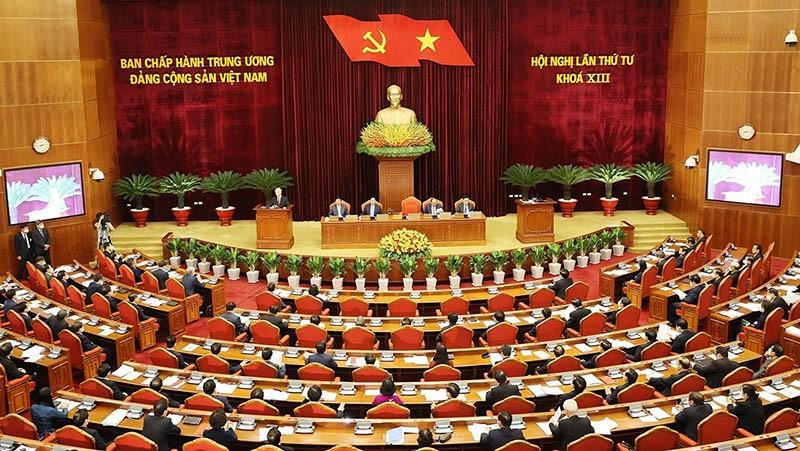 Hội nghị Trung ương 4 khóa XIII đã thảo luận và ban hành Kết luận số 21-KL/TW về đẩy mạnh xây dựng, chỉnh đốn Đảng và hệ thống chính trị; kiên quyết ngăn chặn, đẩy lùi, xử lý nghiêm cán bộ, đảng viên suy thoái về chính trị, đạo đức, lối sống, biểu hiện “tự diễn biến”, “tự chuyển hóa” và Quy định số 37-QĐ/TW về những điều đảng viên không được làm với nhiều điểm mới nổi bật.