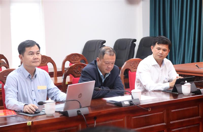 Các đồng chí báo cáo viên Tỉnh ủy tham dự Hội nghị.