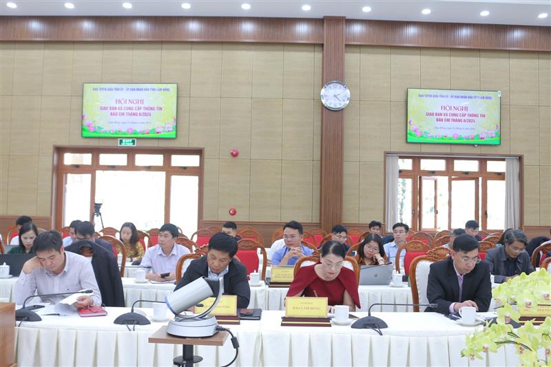 Đại diện lãnh đạo các cơ quan báo chí tham dự hội nghị.