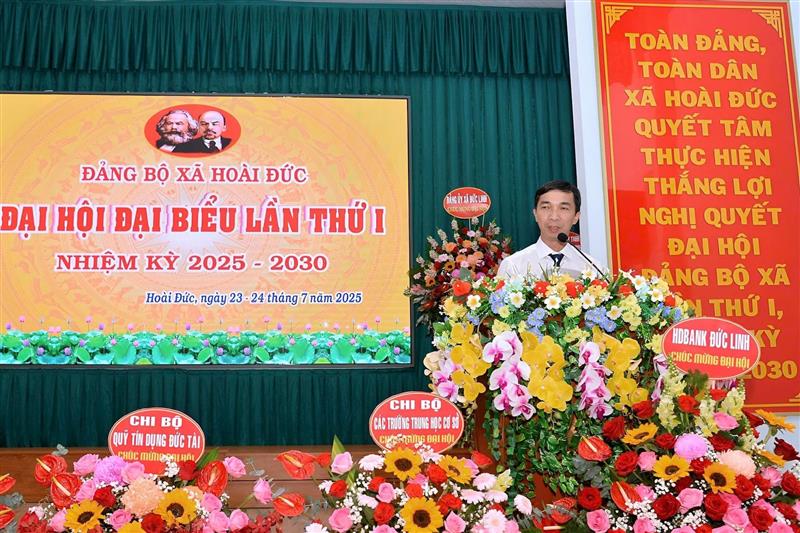 Đồng chí Nguyễn Thanh Tuấn, Bí thư Đảng bộ xã Hoài Đức phát biểu khai mạc Đại hội