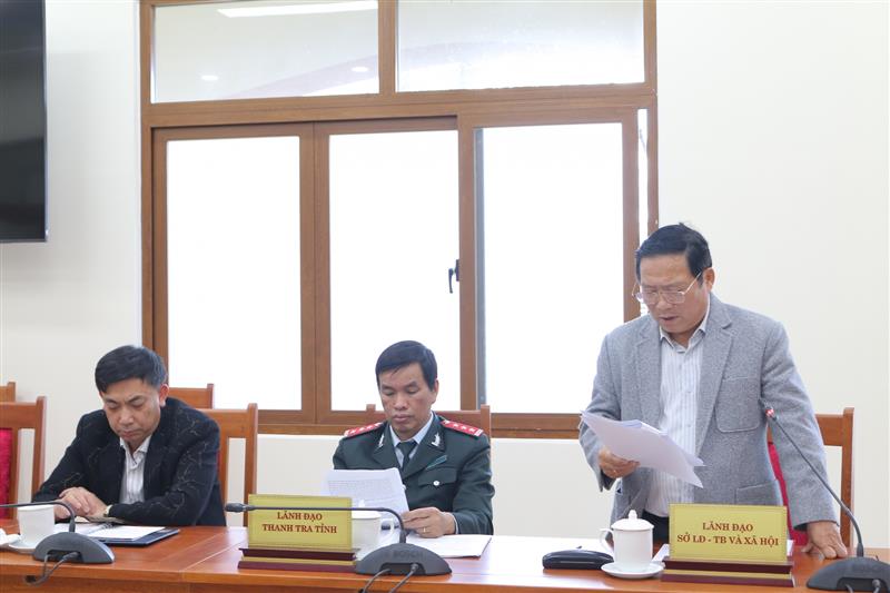 Đại diện lãnh đạo Sở Lao động - Thương binh và Xã hội thông tin về việc triển khai các chế độ chính sách an sinh xã hội nhân dịp Tết Nguyên đán Giáp Thìn 2024.