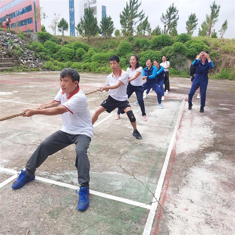 Thi kéo co tập thể, thu hút đông đảo cán bộ, công chức, người lao động tham gia 