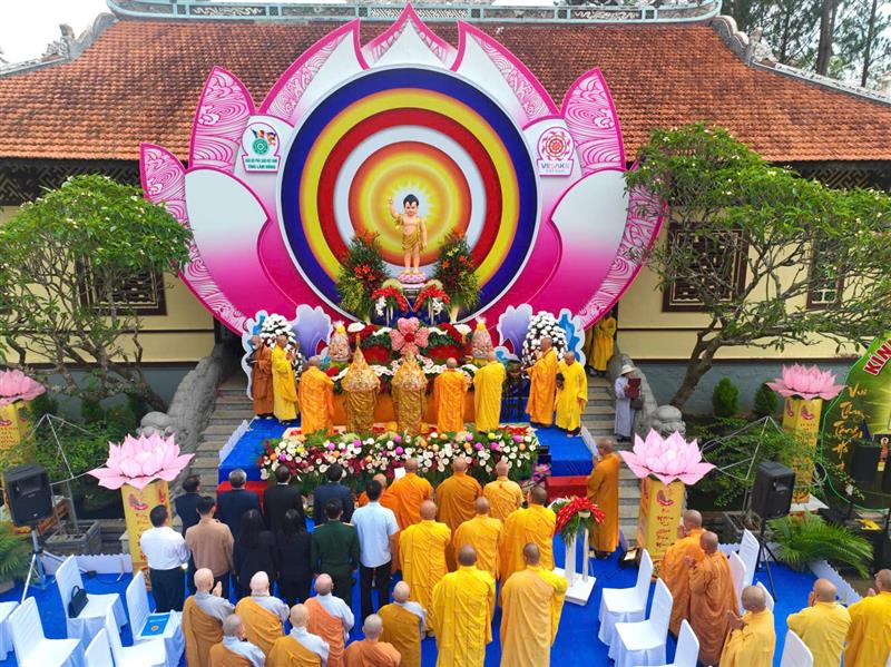 Đại lễ Phật đản Vesak 2025 được tổ chức trang trọng tại Chùa Linh Sơn