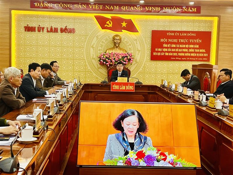 Đồng chí Trương Thị Mai – Ủy viên Bộ Chính trị, Thường trực Ban Bí thư, Trưởng Ban Tổ chức Trung ương, Phó Trưởng Ban Chỉ đạo Trung ương về Phòng chống tham nhũng tiêu cực phát biểu chỉ đạo.