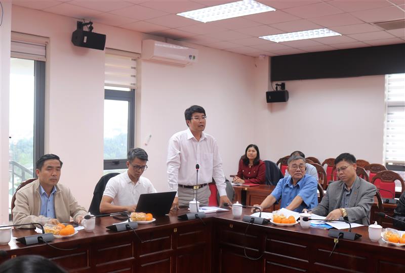 Phóng viên Khắc Lịch, Báo Công an nhân dân thường trú trên địa bàn tỉnh phát biểu ý kiến.