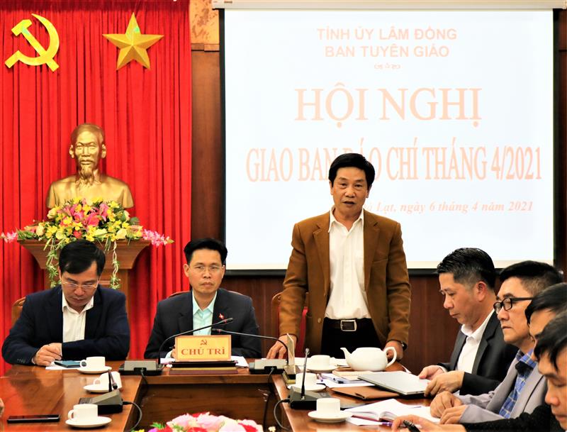 Các đồng chí chủ trì hội nghị