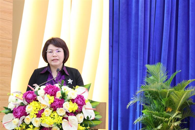 Đại biểu tham luận tại hội nghị