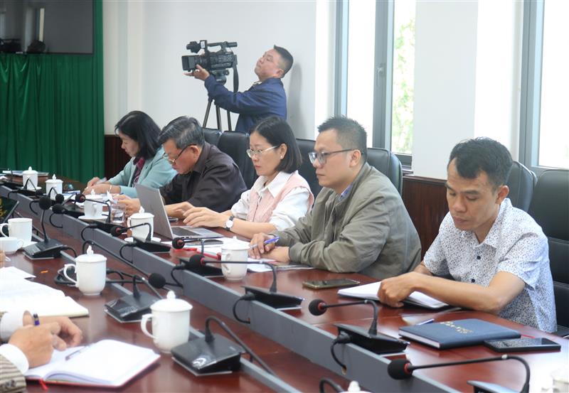 Các thành viên Ban Tổ chức, Ban Giám khảo, Tổ Thư ký Hội thi dự họp