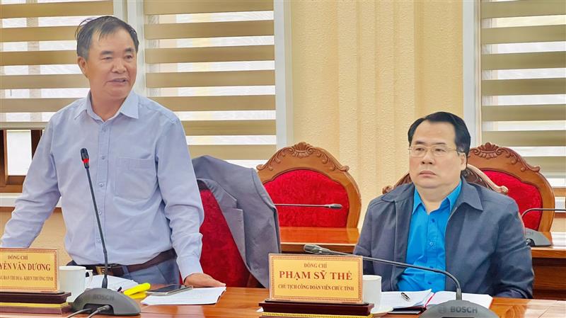 Đại diện Ban Thi đua khen thưởng tỉnh phát biểu chỉ đạo, hướng dẫn.