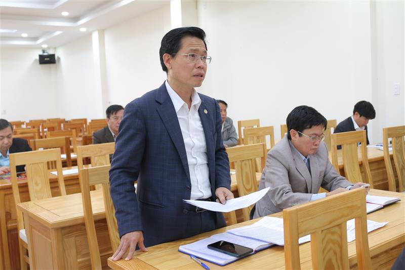 Các đại biểu trao đổi, đóng góp ý kiến tại hội nghị.