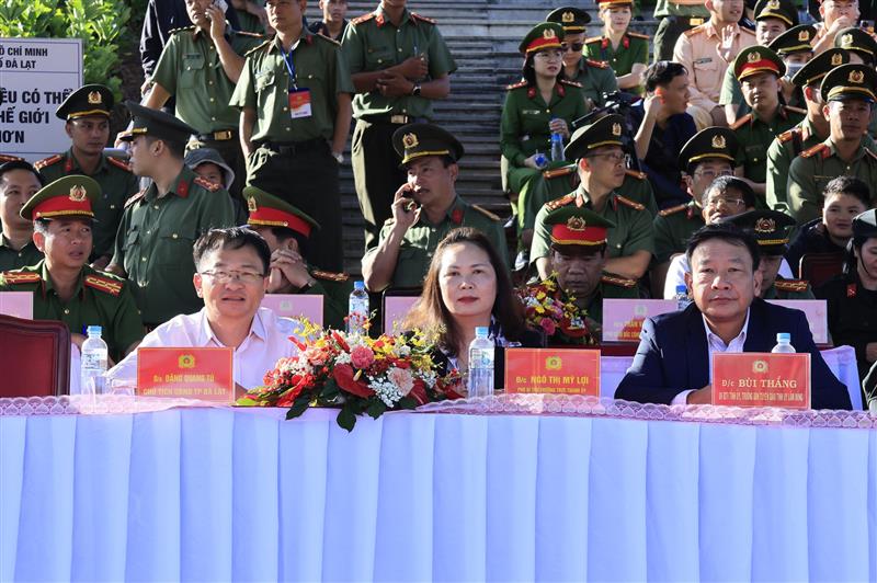 Đại biểu tham dự lễ khai mạc Đại hội và Hội thi