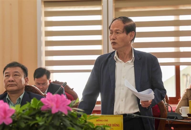 Đồng chí Nguyễn Trọng Ánh Đông - Uỷ viên Ban Thường vụ, Trưởng Ban Tổ chức Tỉnh uỷ phát biểu tại Hội nghị